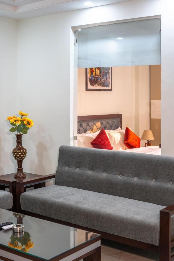 The Lodgers 1 Bhk Serviced Golf Course Road Apartment *