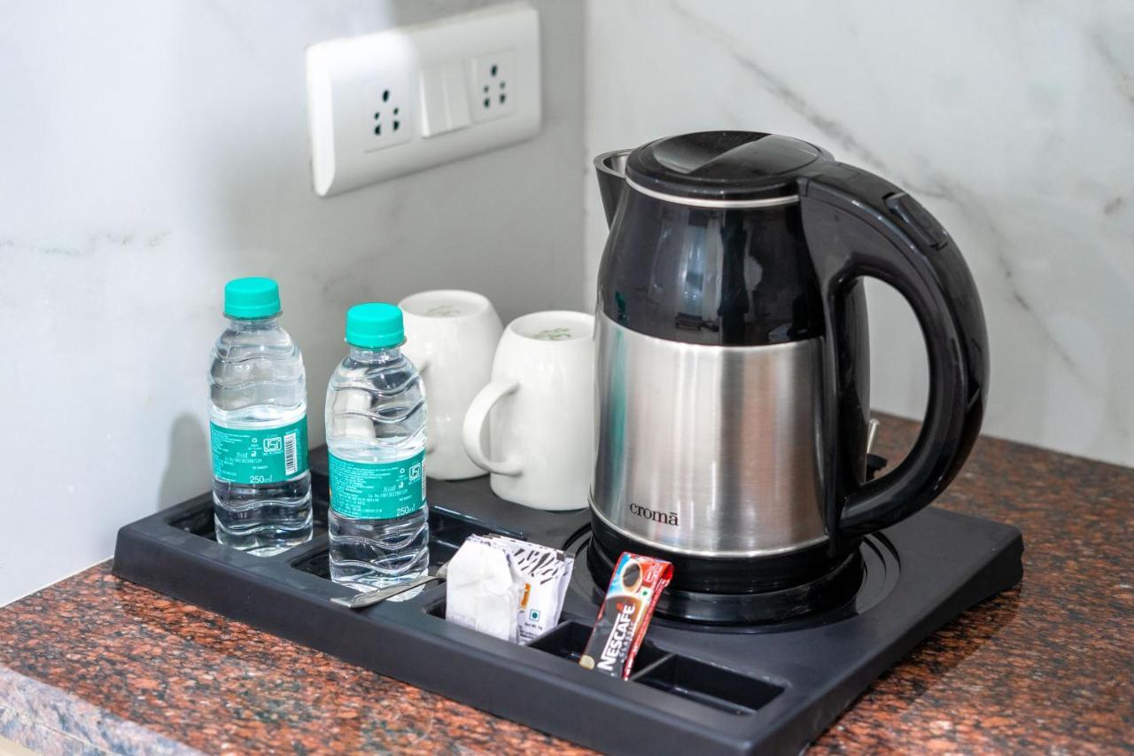 Apartment The Lodgers 1 Bhk Serviced Golf Course Road *