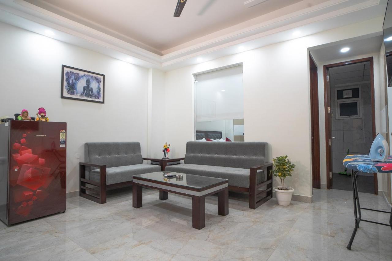 The Lodgers 1 Bhk Serviced Golf Course Road